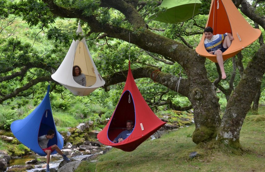 Cacoon-Hanging-Chair-Hang_out_tree