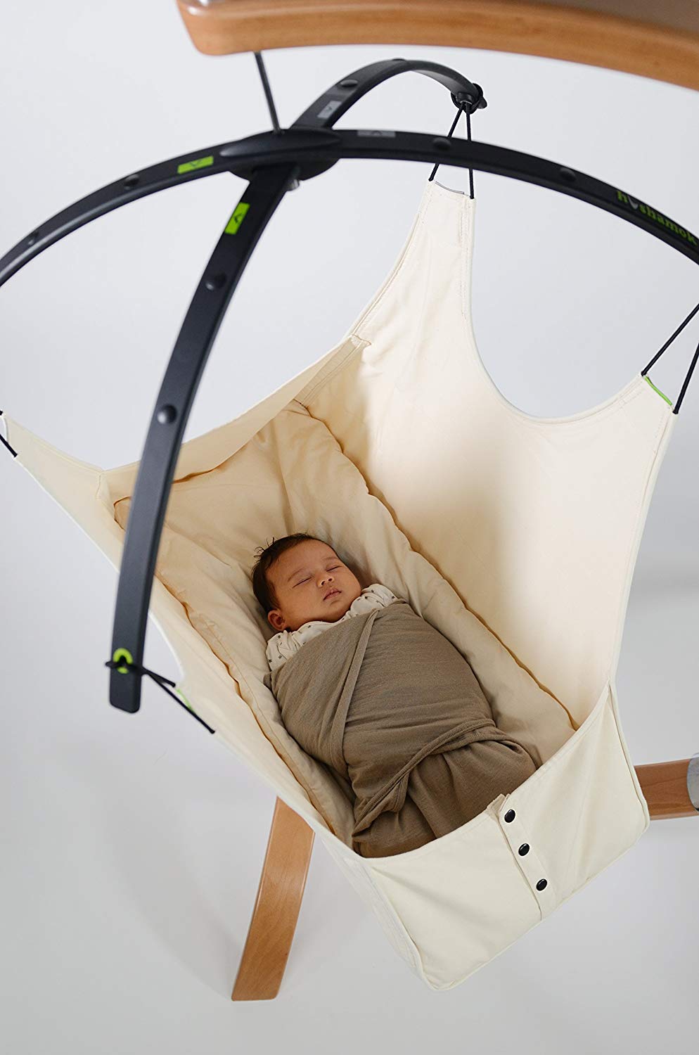 baby-is-sleeping-in-a-baby-hammock-with-stand-organic-cotton-swing