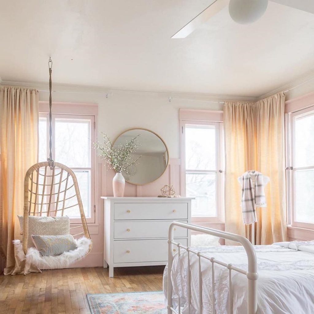 teen-bedroom-with-swing-idea