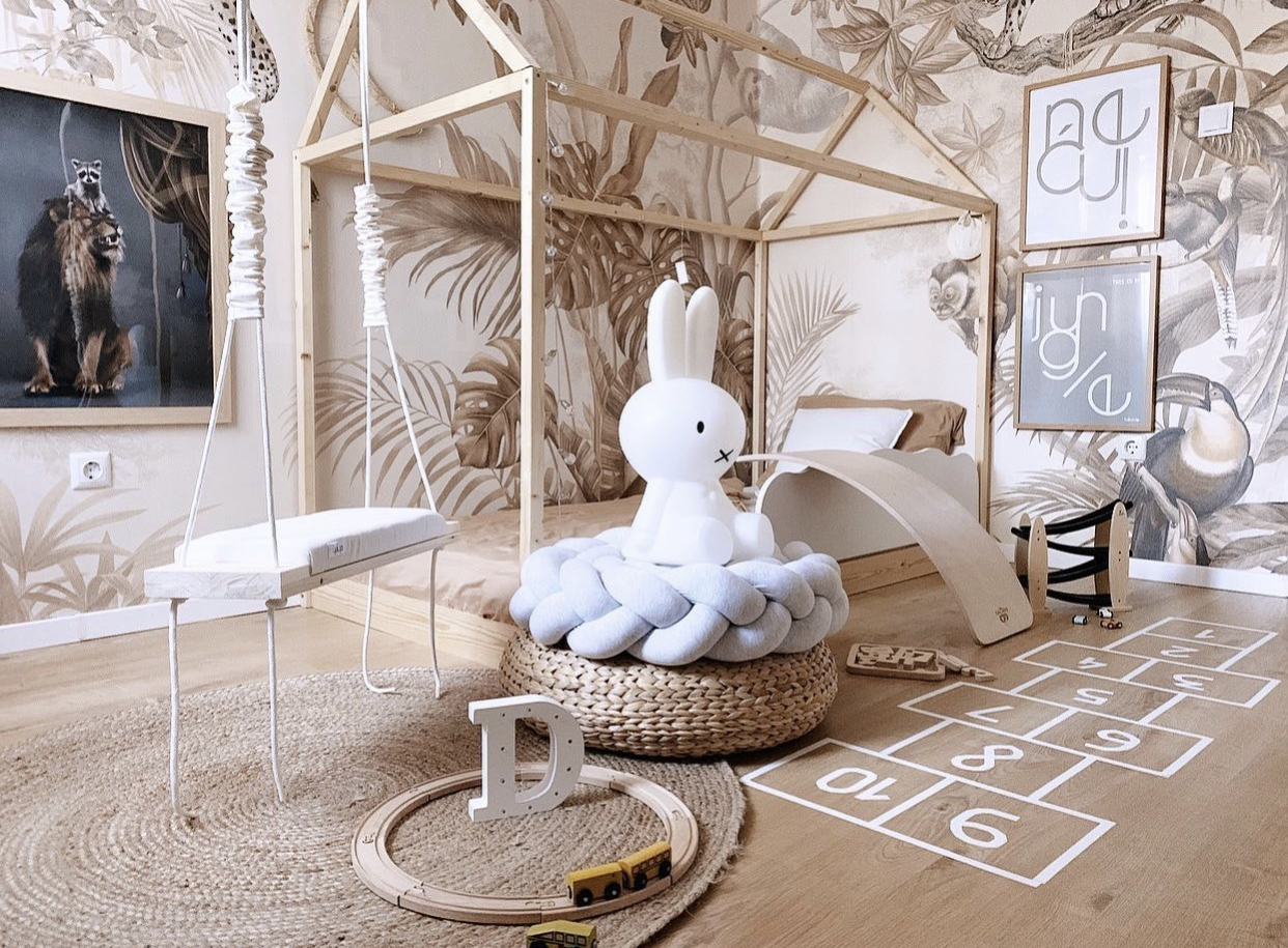 kids-room-with-diy-kids-indoor-swing-and-house-frame-bed-Valentinas-submission