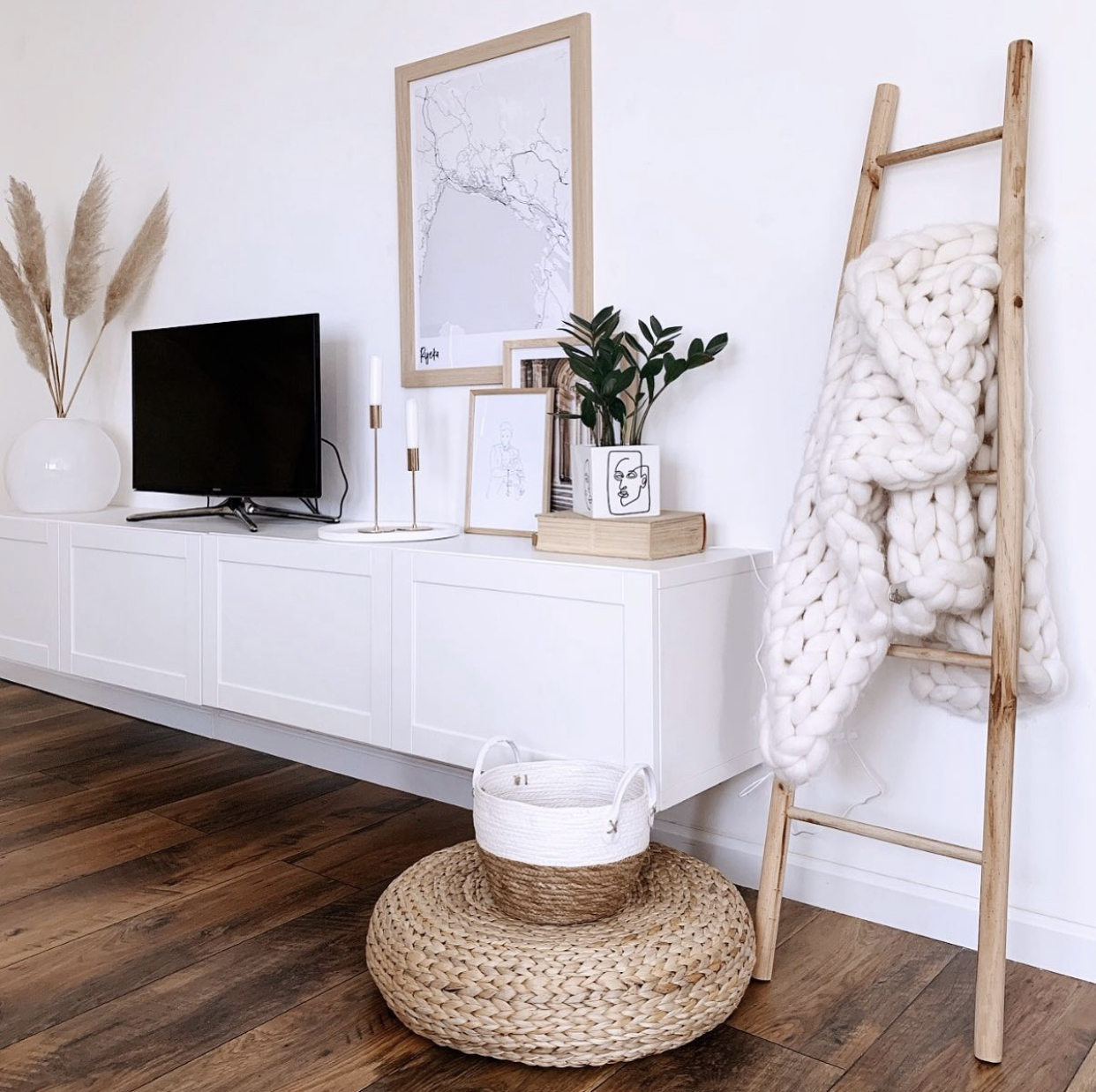 wood-stairways-and-hand-made-blanket-interior-details-matching-to-the-wooden-indoor-globo-swing-Valentina