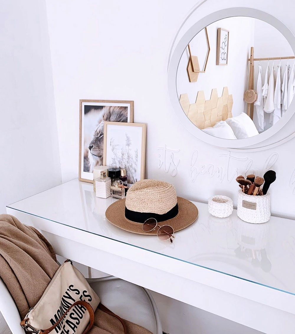 Dressing-table-and-Panama-hat--Valentinas-House-Tour