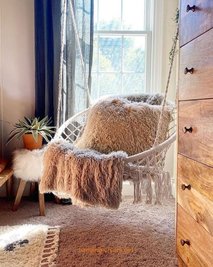 Indoor Macramé Boho Hanging Chair with Fluffy Throw